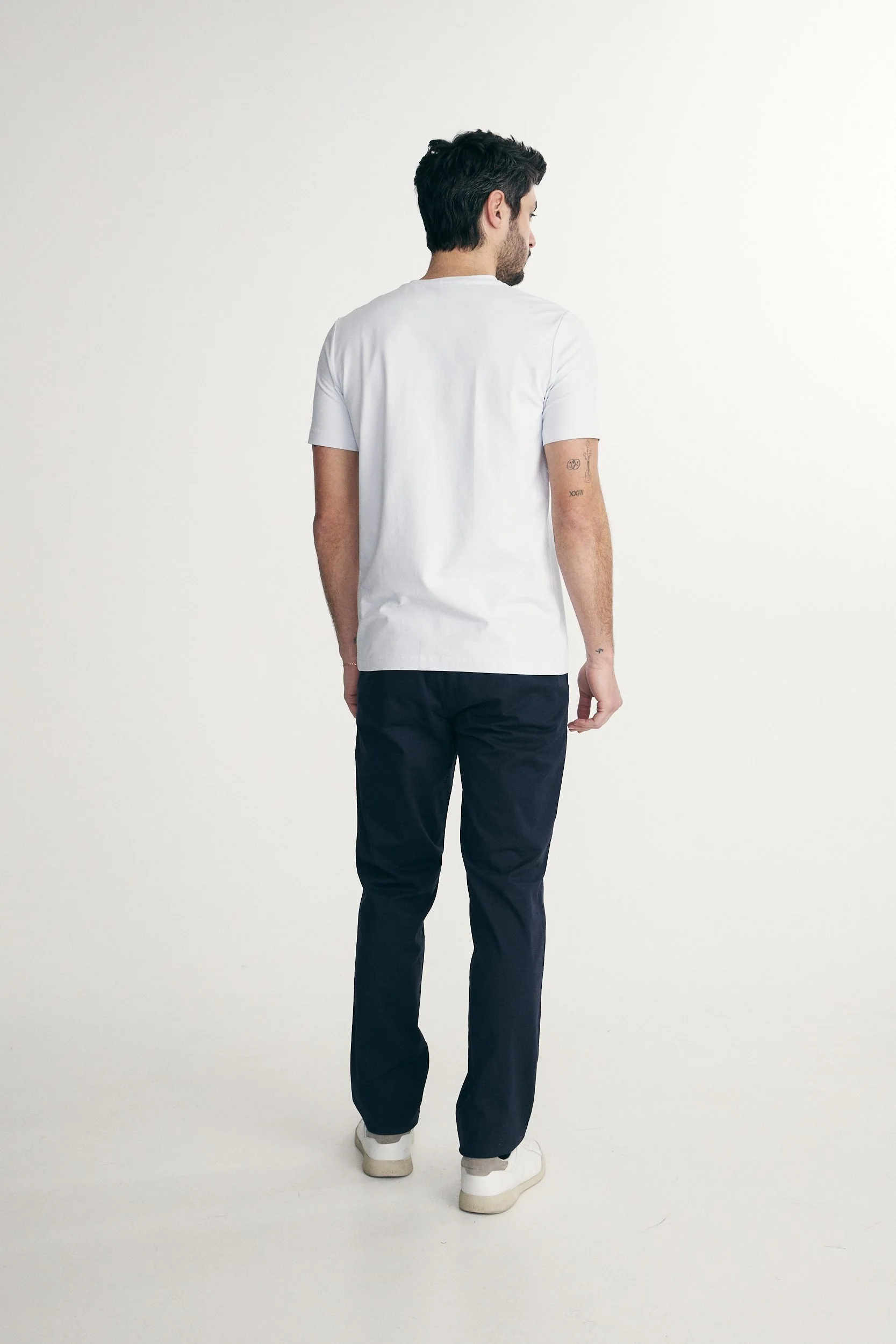Basic V neck T-shirt - Image 12