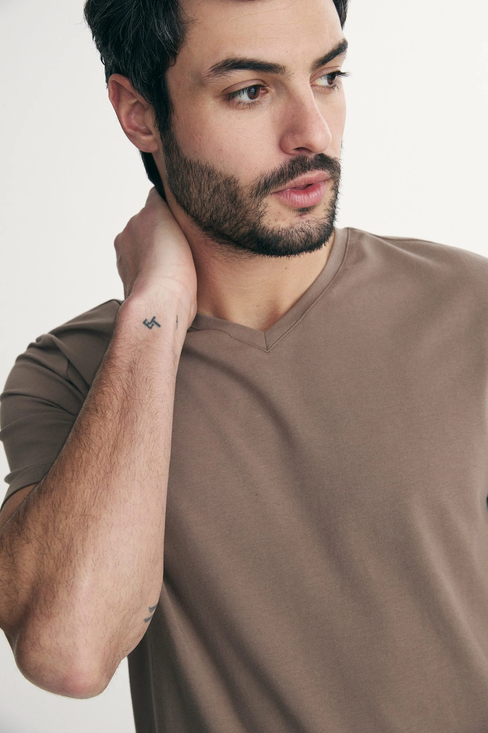Basic V neck T-shirt - Image 3