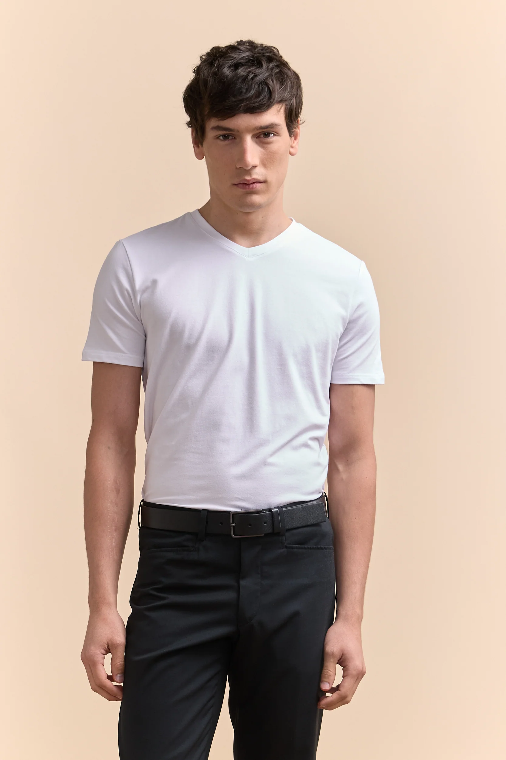 Basic v-neck t-shirt - Image 5