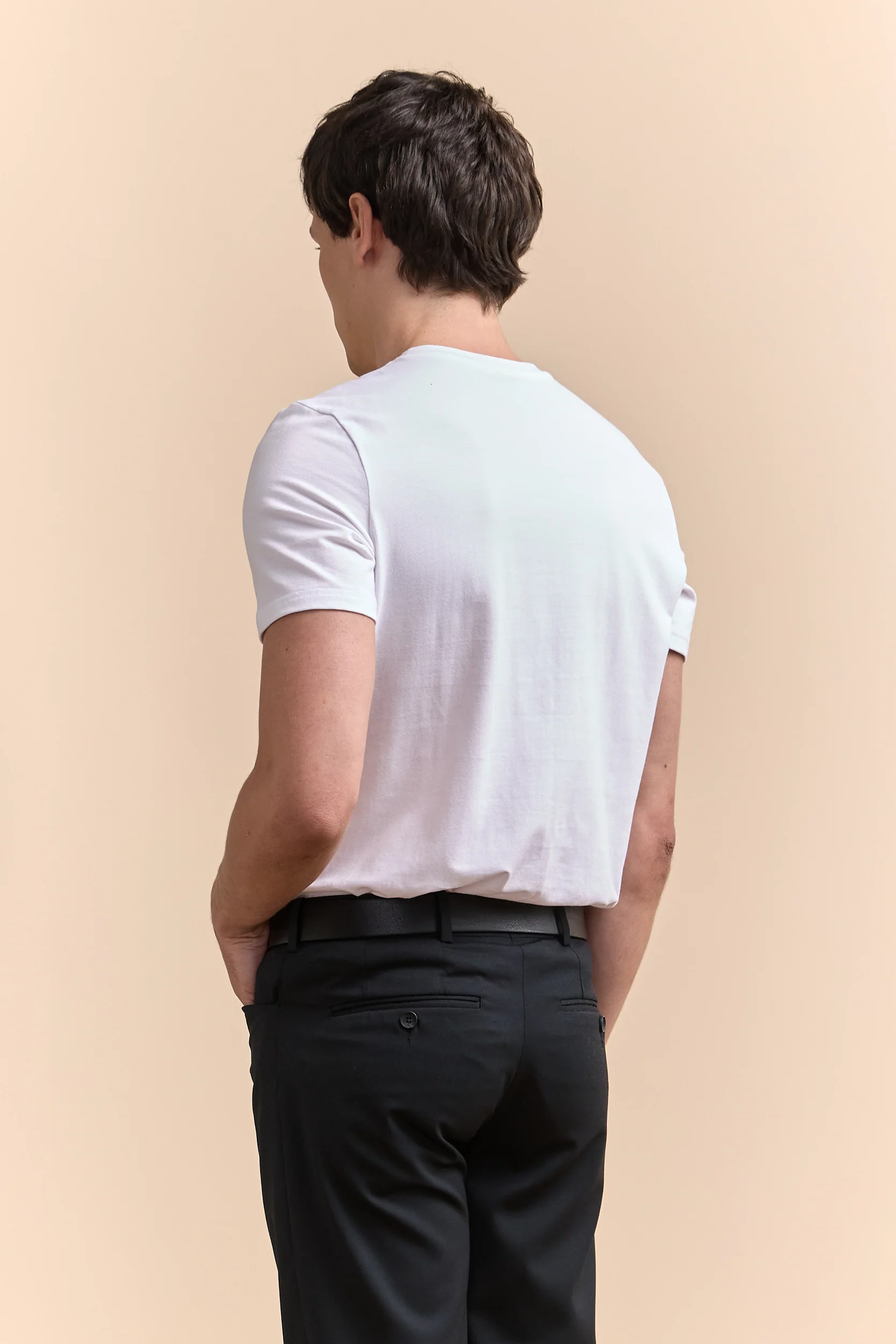 Basic v-neck t-shirt - Image 6