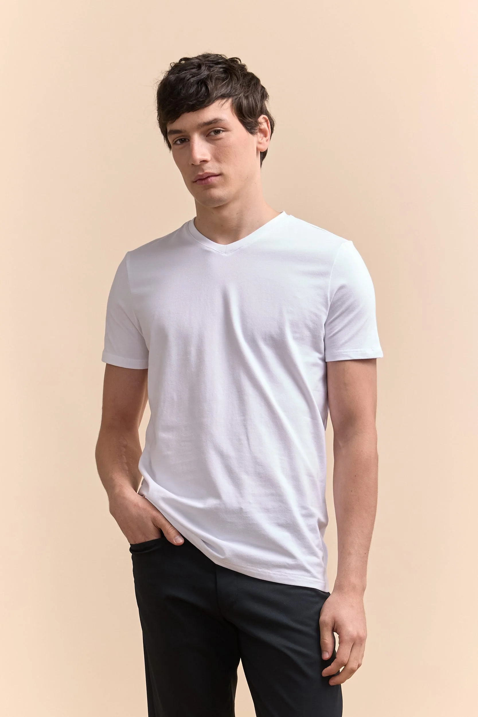 Basic v-neck t-shirt - Image 8