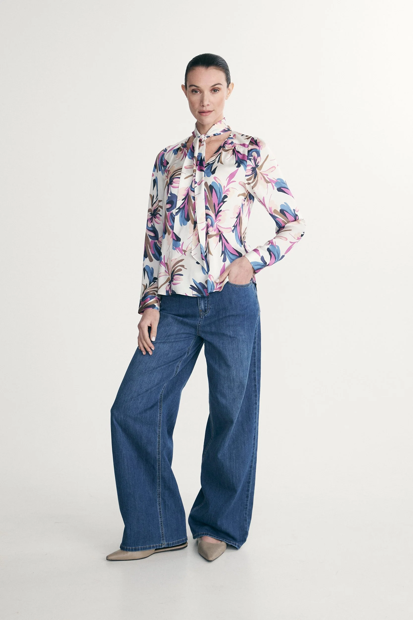 Floral blouse with tied front - Image 3