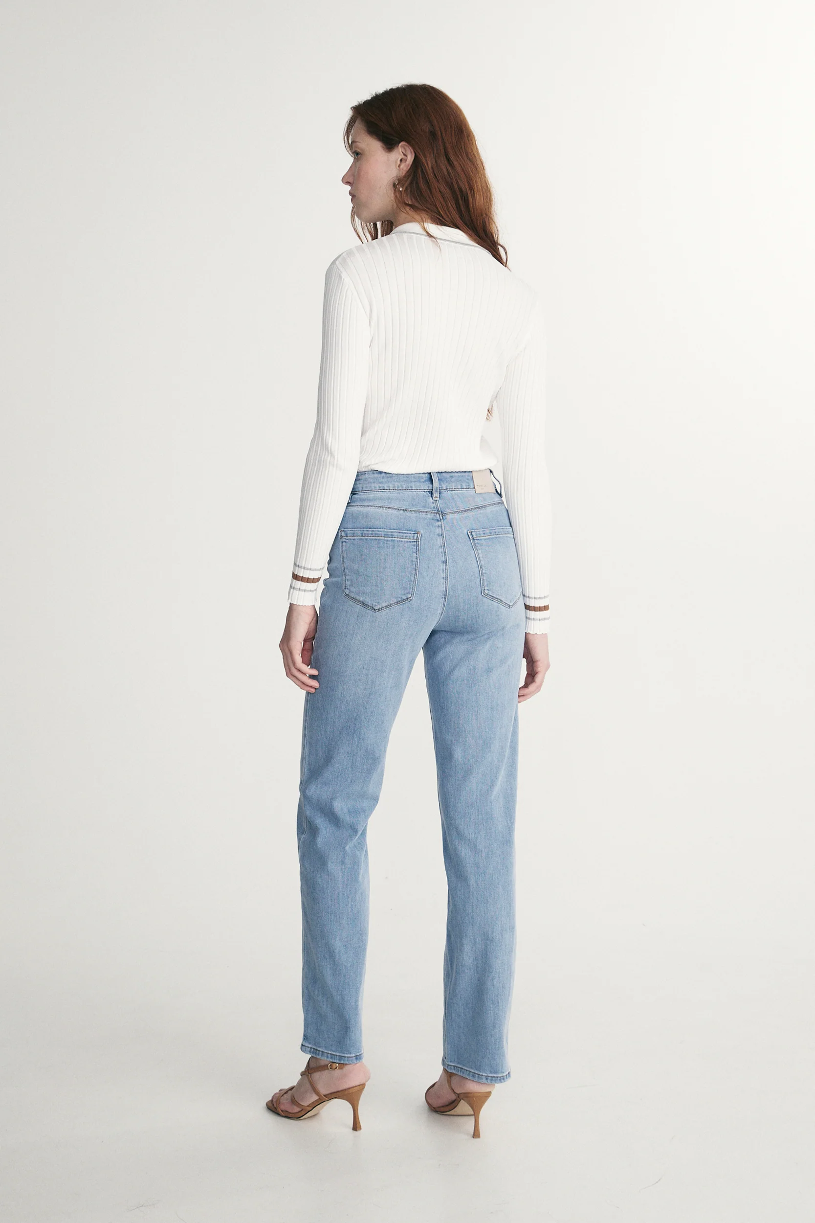 High rise 90's straight leg fit jeans - Image 3
