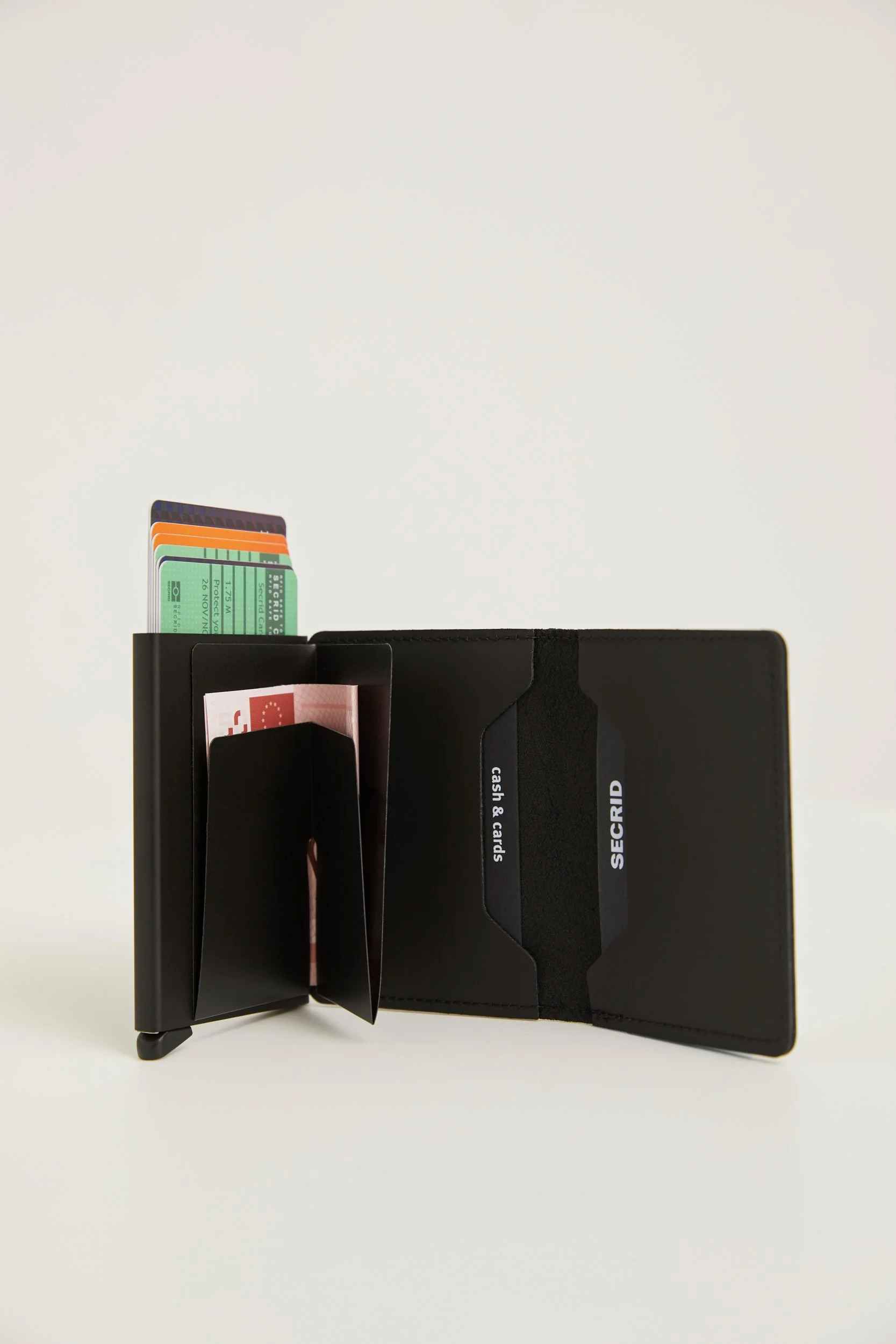 RFID blocking leather wallet - Image 3