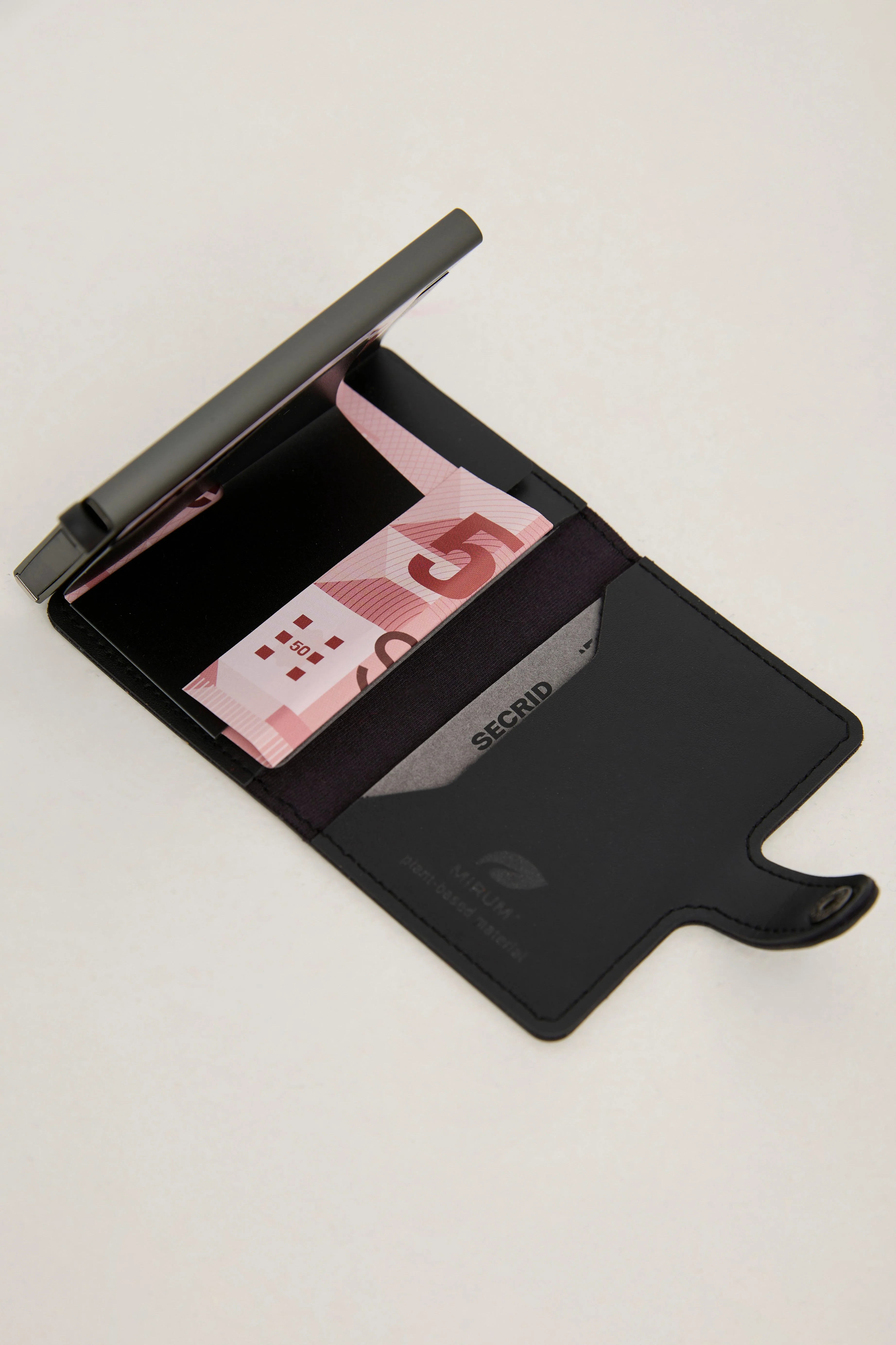 RFID blocking plant-based leather wallet - Image 3