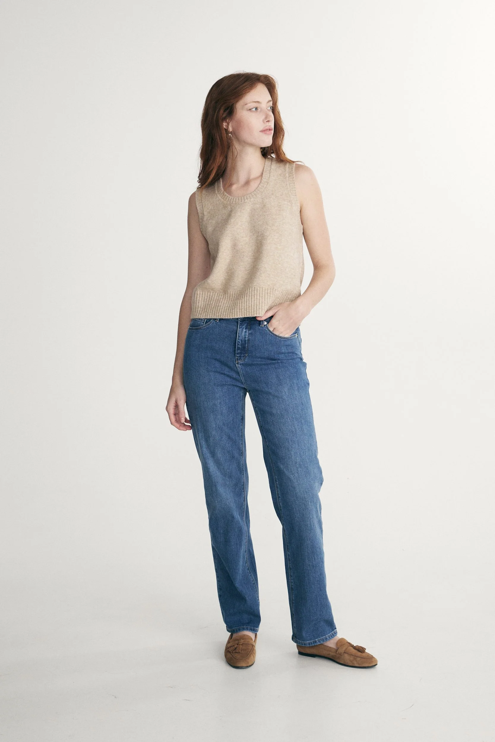 Scoop neck sleeveless top - Image 3